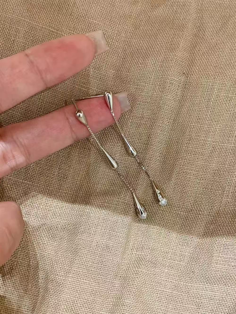 Rachel | 90s Vintage Inspired Teardrop Linear Drop Earrings