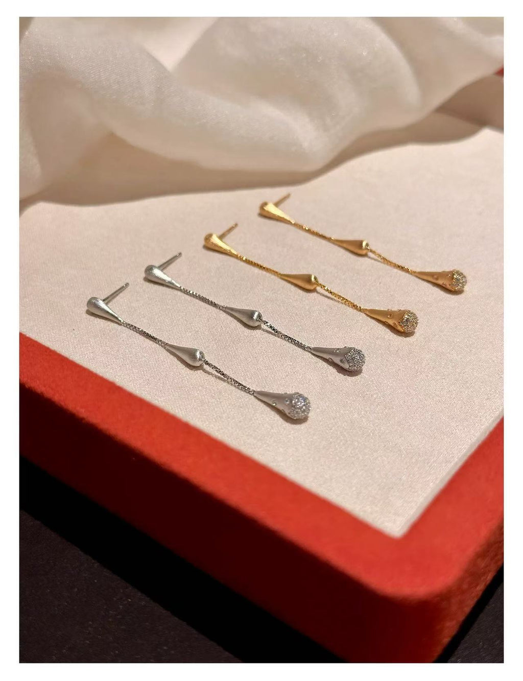 Rachel | 90s Vintage Inspired Teardrop Linear Drop Earrings