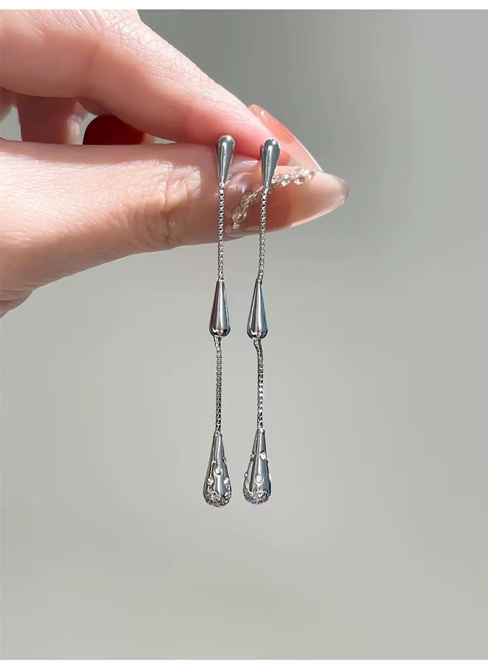 Rachel | 90s Vintage Inspired Teardrop Linear Drop Earrings
