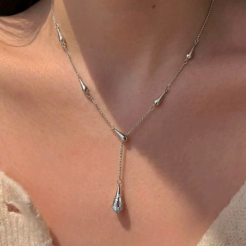 Rachel | 90s Vintage Inspired Teardrop Lariat Necklace