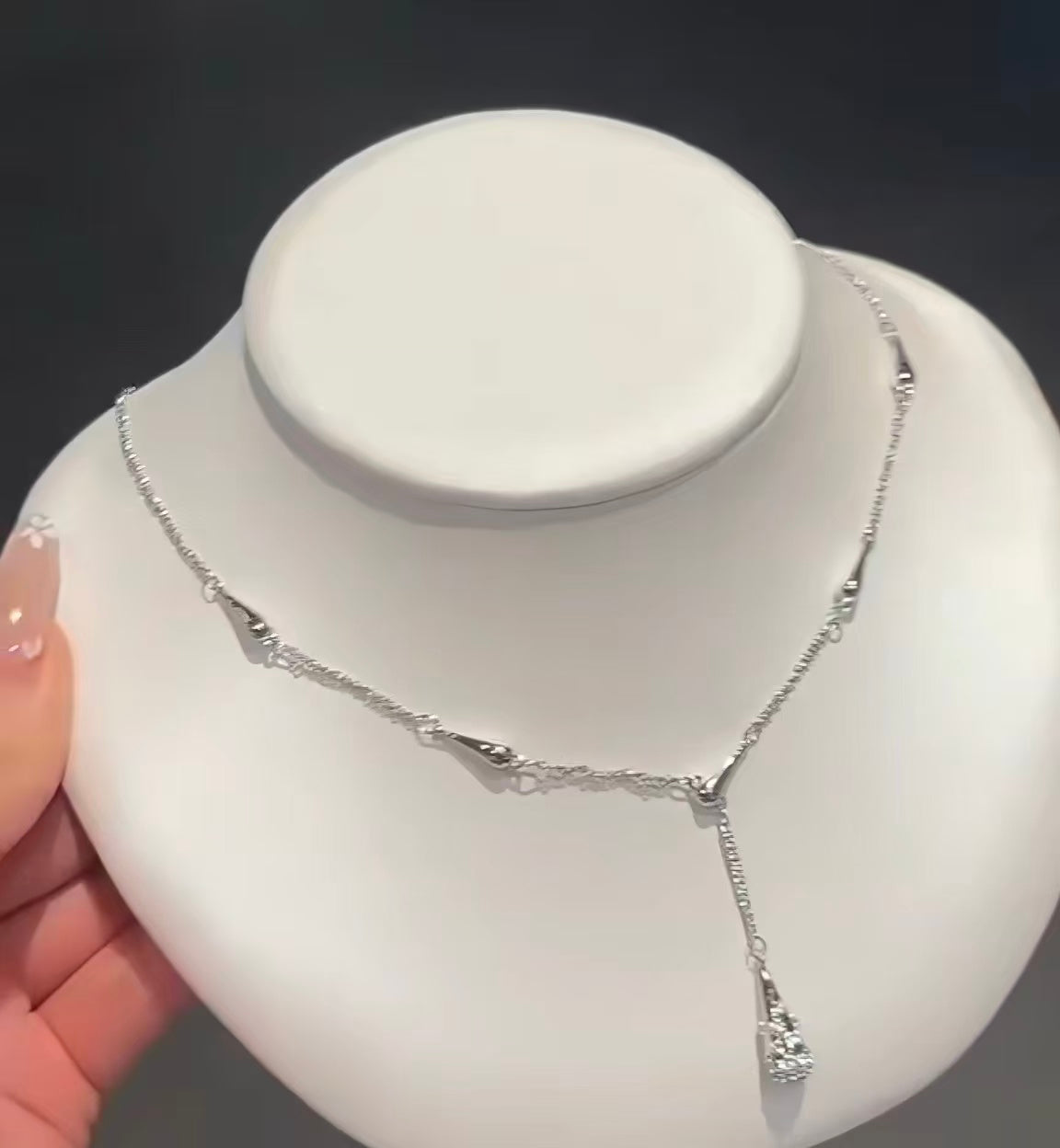 Rachel | 90s Vintage Inspired Teardrop Lariat Necklace